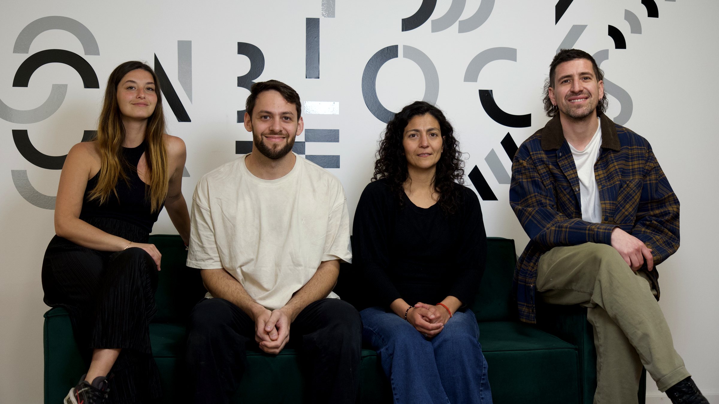 El equipo de On Blocks en la oficina de Mendoza